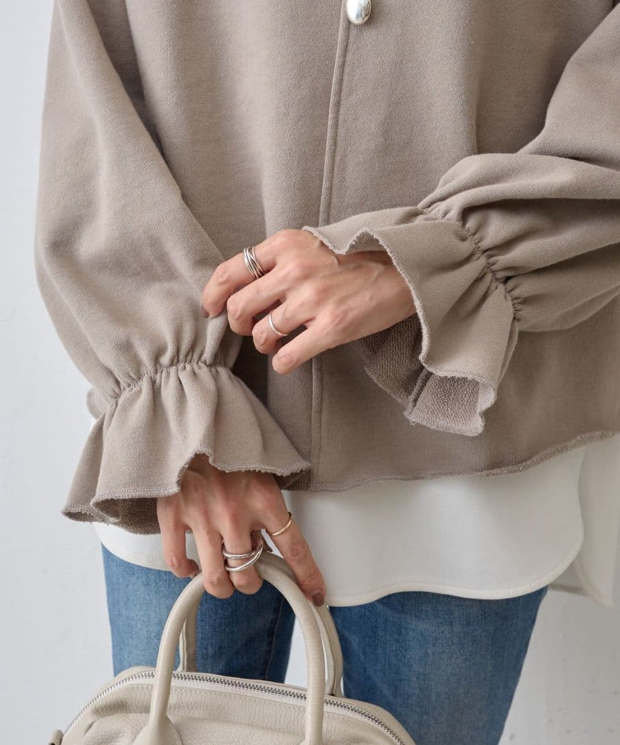 【期間限定1/24まで】 新品タグ付　ビアズリー　袖口フリルトレーナー 26SS