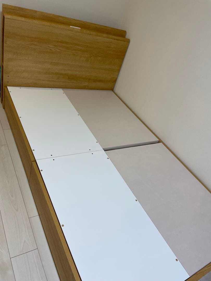 ニトリ　ベッドフレーム　セミダブル　カイト