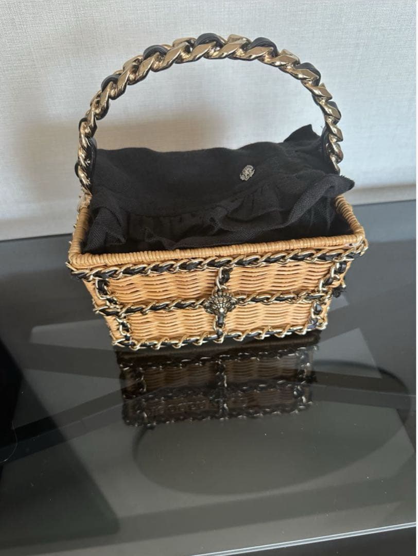 ヴァクトー　カゴバックミニ　美品　(持ち手をテグスにて補強あり)