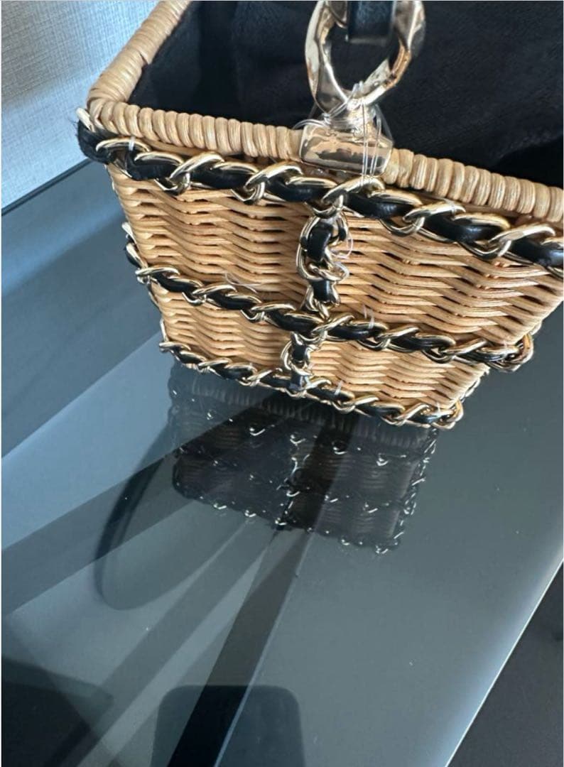 ヴァクトー　カゴバックミニ　美品　(持ち手をテグスにて補強あり)