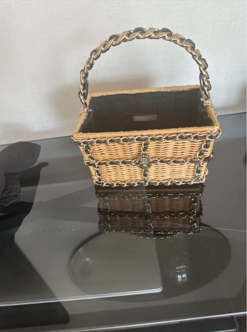 ヴァクトー　カゴバックミニ　美品　(持ち手をテグスにて補強あり)