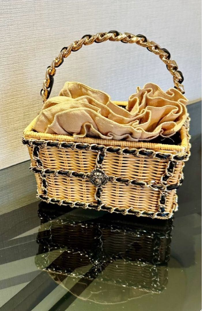 ヴァクトー　カゴバックミニ　美品　(持ち手をテグスにて補強あり)