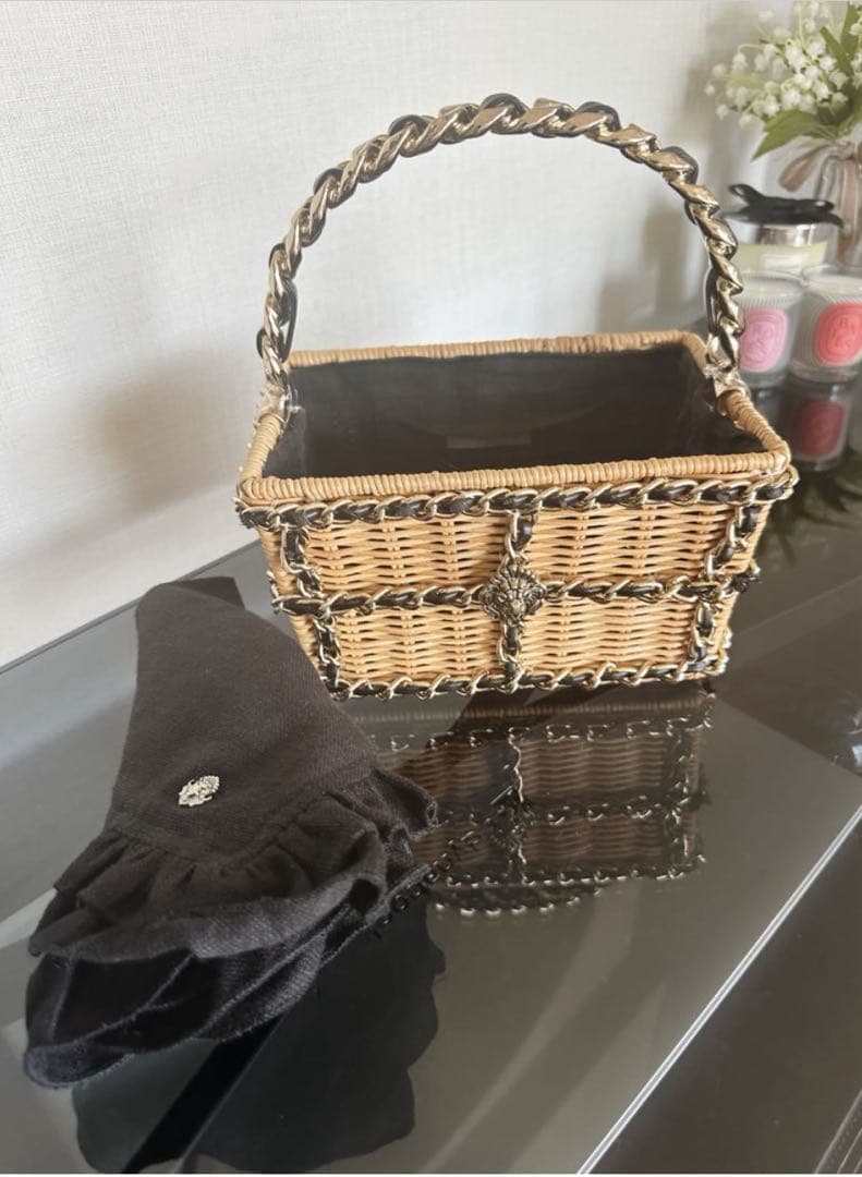 ヴァクトー　カゴバックミニ　美品　(持ち手をテグスにて補強あり)