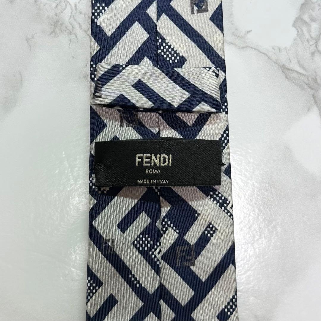 ✨未使用級✨ 激レア FENDI ネクタイ シルク100% ズッカ柄 デカロゴ