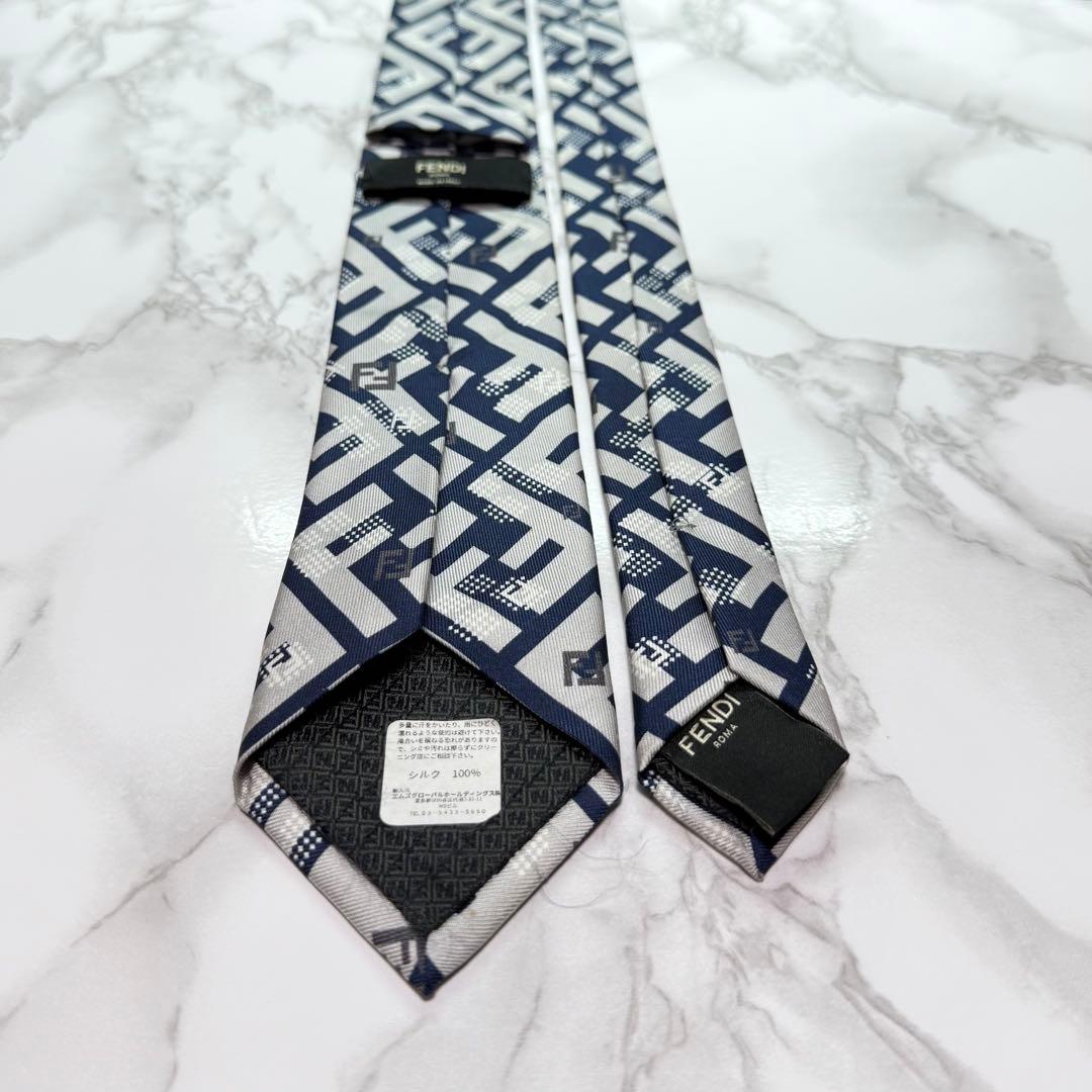 ✨未使用級✨ 激レア FENDI ネクタイ シルク100% ズッカ柄 デカロゴ