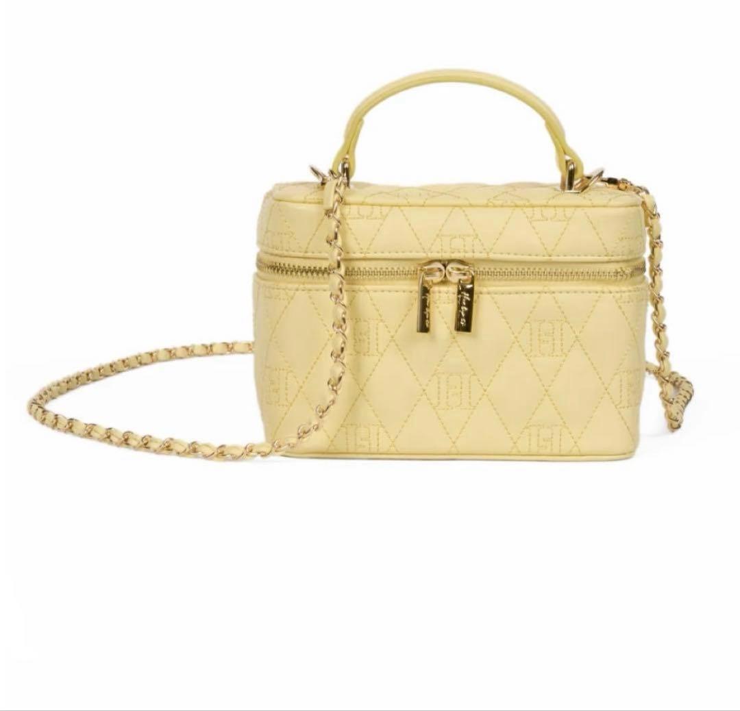バッグ Herlipto Monogram Quilted Vanity Bag