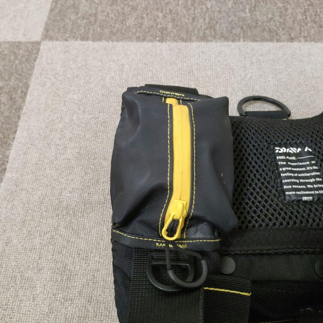 【DAIWA　DF-6107（ベンチクールゲームベストIII）】ブラックイエロー