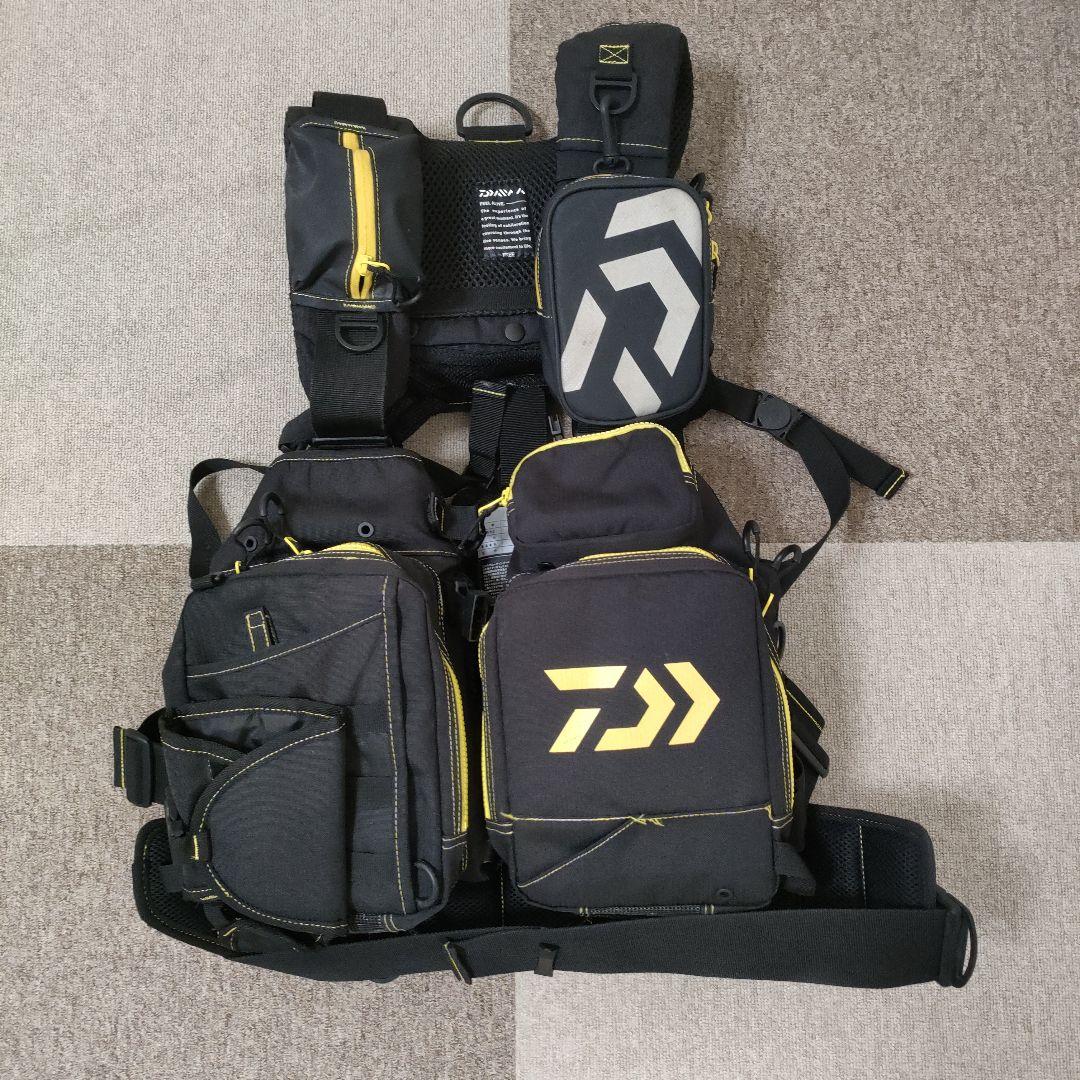 【DAIWA　DF-6107（ベンチクールゲームベストIII）】ブラックイエロー