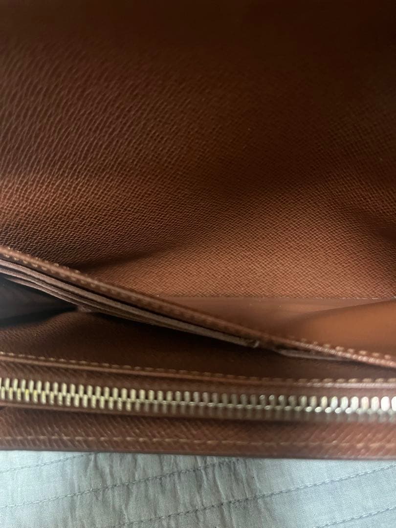 ルイ.ヴィトン二つ折り長財布モノグラム