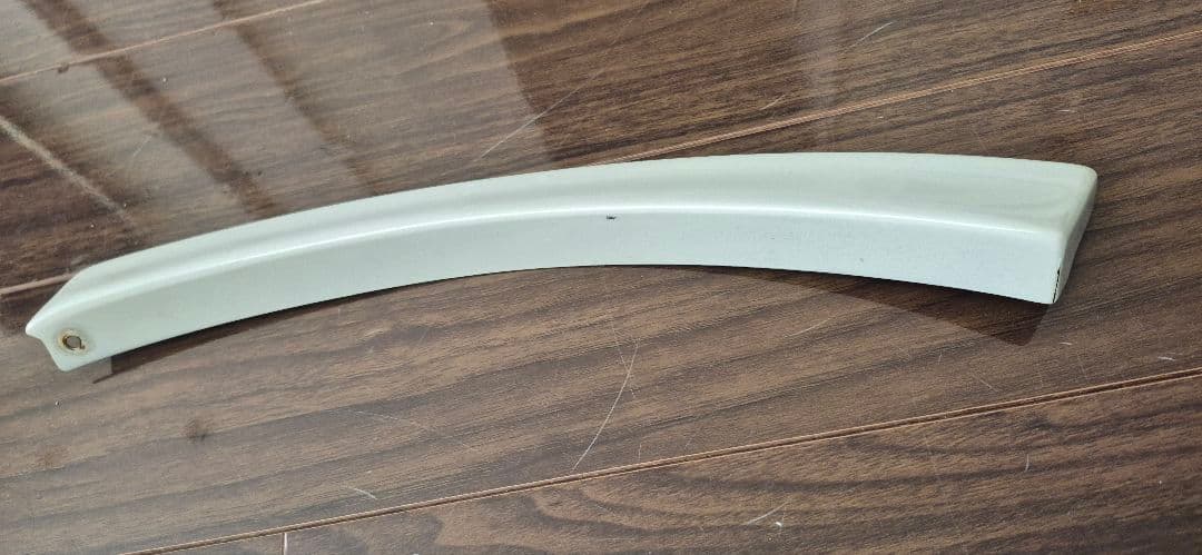 ハイエースEssexリーガルフェンダー　070ホワイトパール