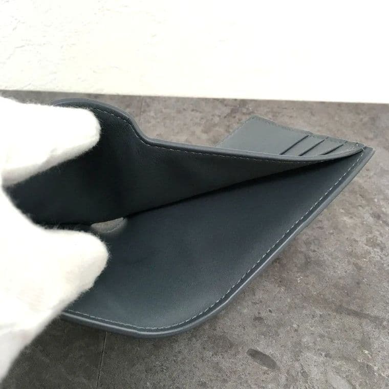 送料込み！ 未使用品 BOTTEGAVENETA 二つ折り札入れ ラム 408