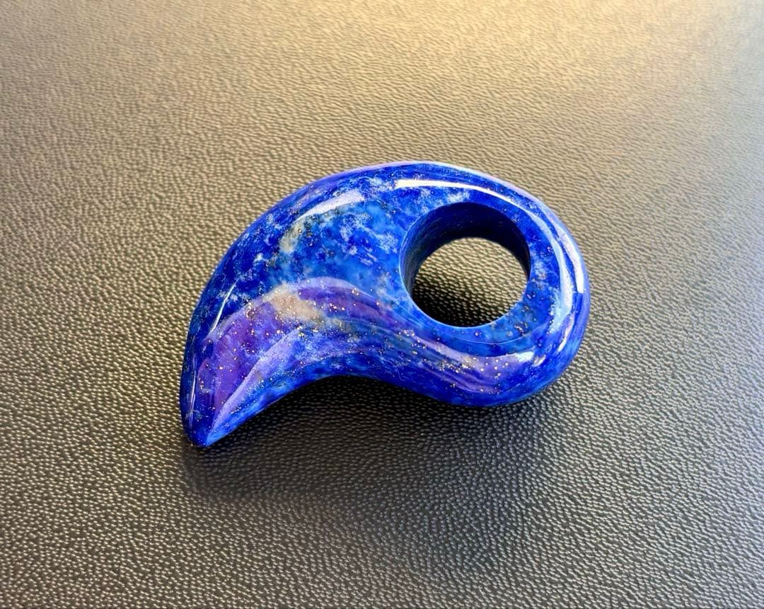 ちくわ様　幸運を象徴する最強の聖石　幻のロイヤルブルーオールドラピスラズリの勾玉