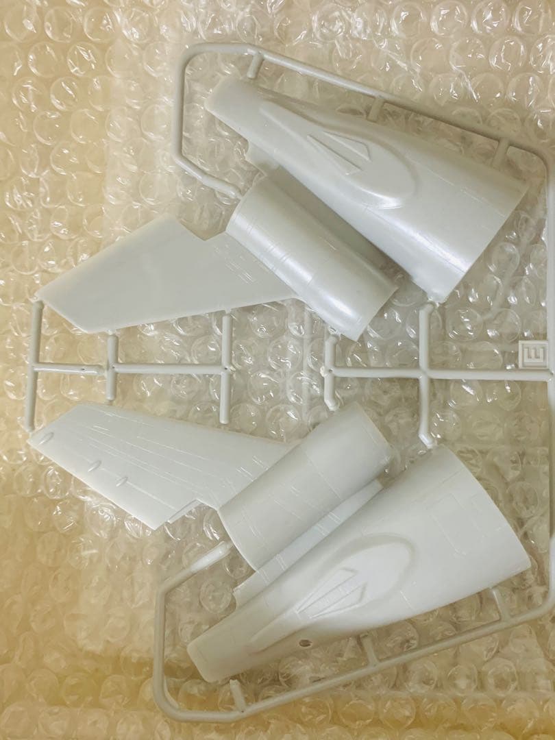 1/144 Eastern Express製アメリカン航空ＭＤ－１１プラモデル