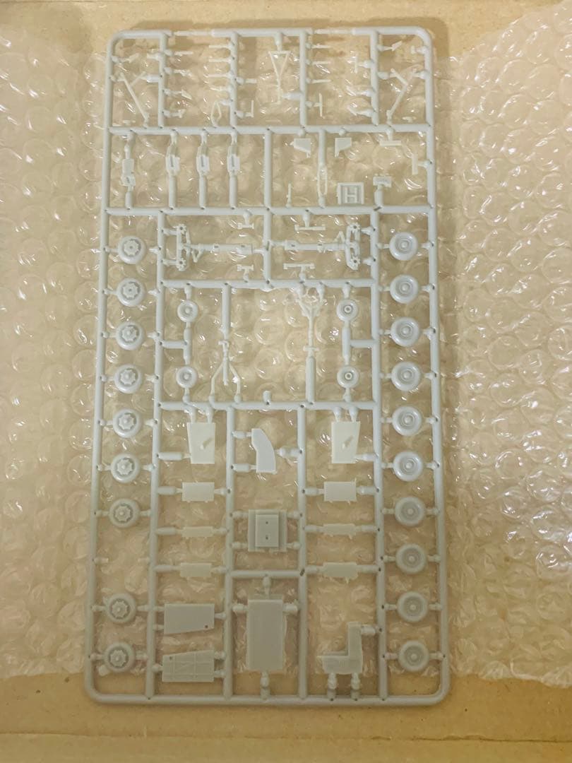 1/144 Eastern Express製アメリカン航空ＭＤ－１１プラモデル