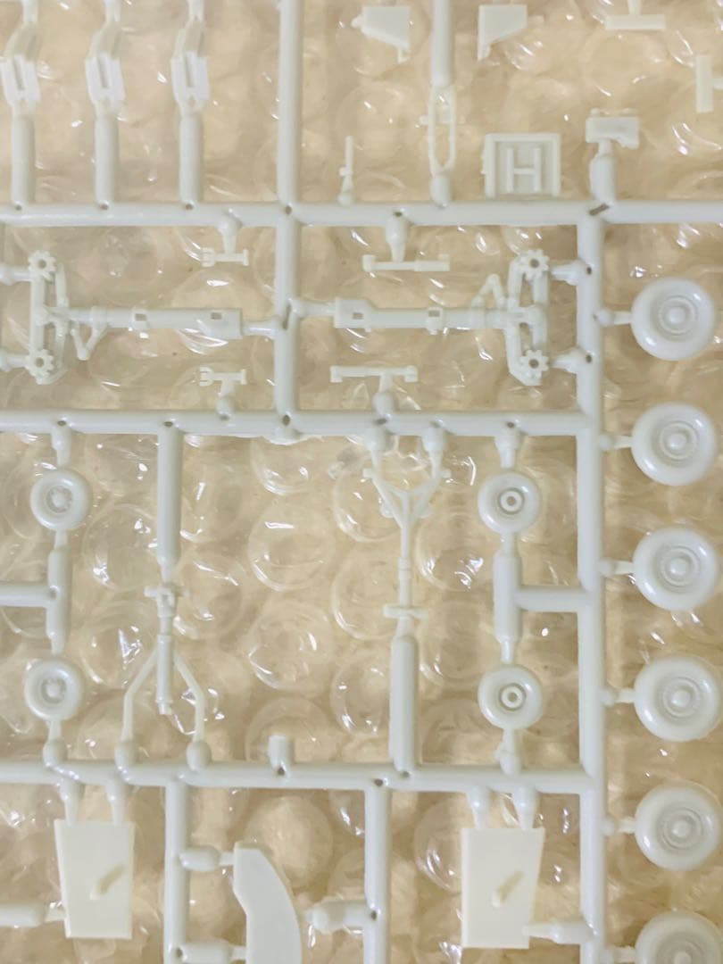 1/144 Eastern Express製アメリカン航空ＭＤ－１１プラモデル