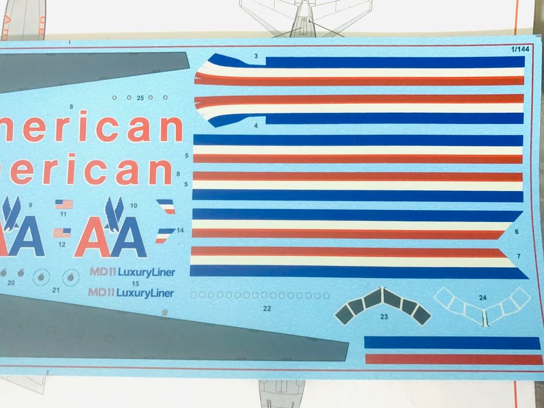 1/144 Eastern Express製アメリカン航空ＭＤ－１１プラモデル