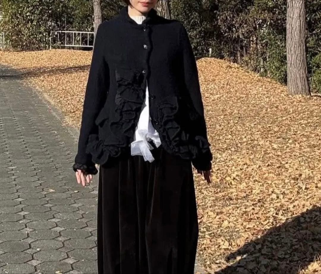 コムデギャルソン　ウール　ジャケット　フリル付き　とても暖かいです。