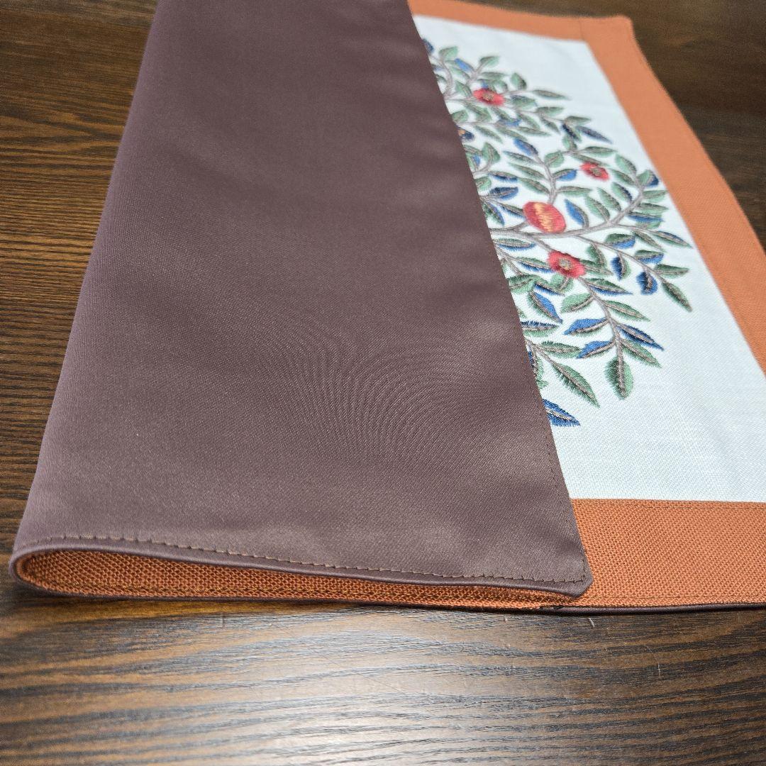 皿　時計　テーブルセンター他