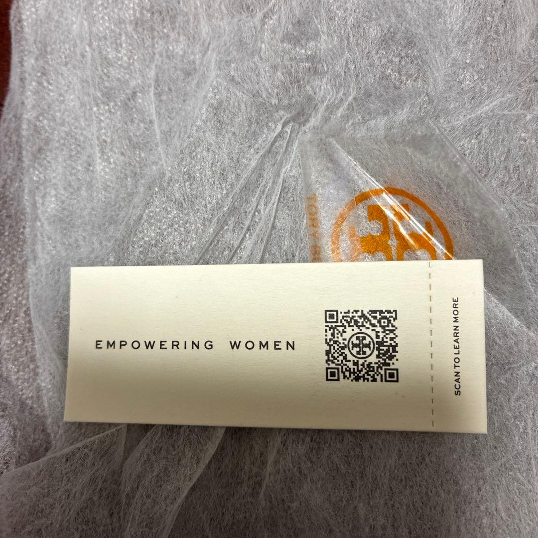 トリーバーチ　イエロー レザー 二つ折り財布