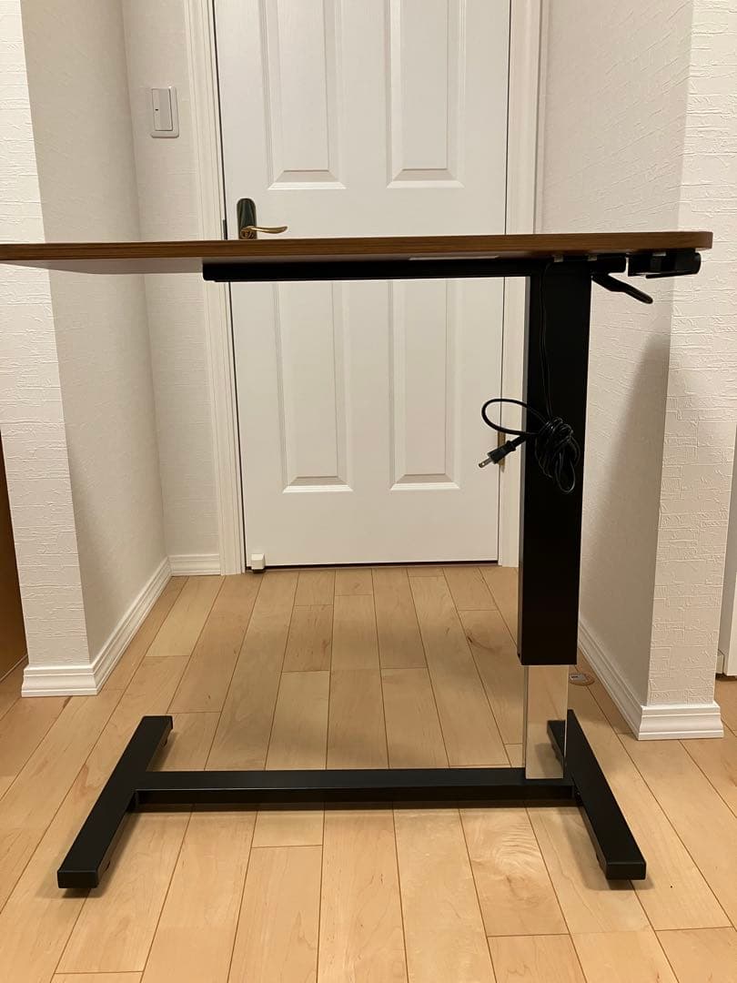 サイドテーブル(USB、コンセント付き)昇降式 / キャスター付き