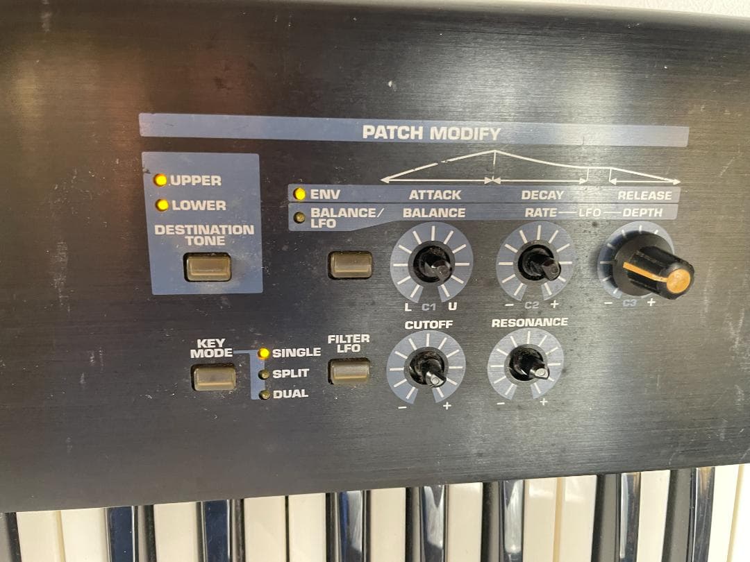 Roland Juno d シンセサイザー