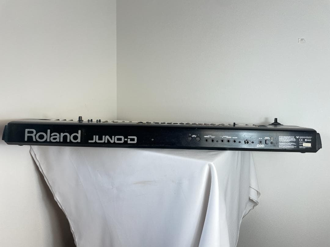 Roland Juno d シンセサイザー