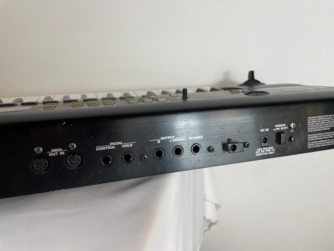 Roland Juno d シンセサイザー