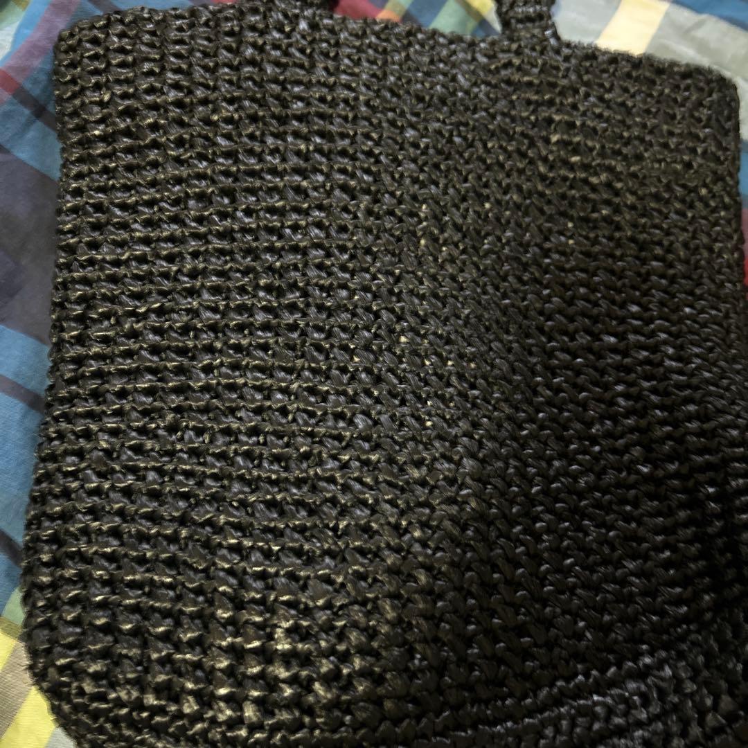 プラダ　クロシェ　スモールバッグ　持ち手に擦れや使用感あり