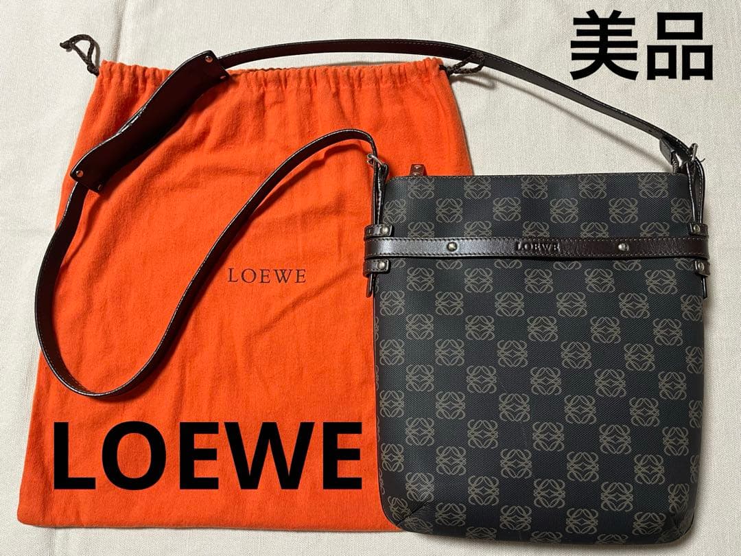 美品 ロエベ ポケッツ アナグラム 斜め掛けショルダーバッグ レザー・PVC