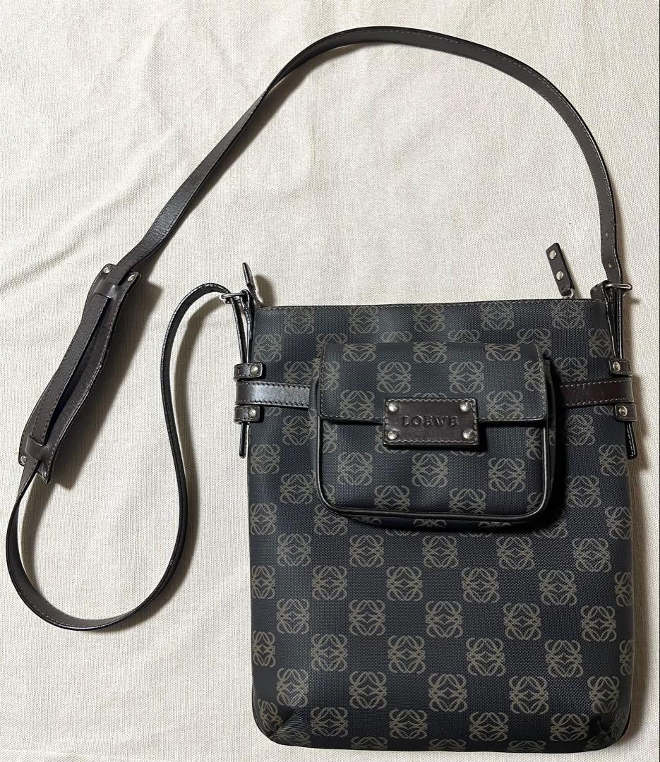 美品 ロエベ ポケッツ アナグラム 斜め掛けショルダーバッグ レザー・PVC