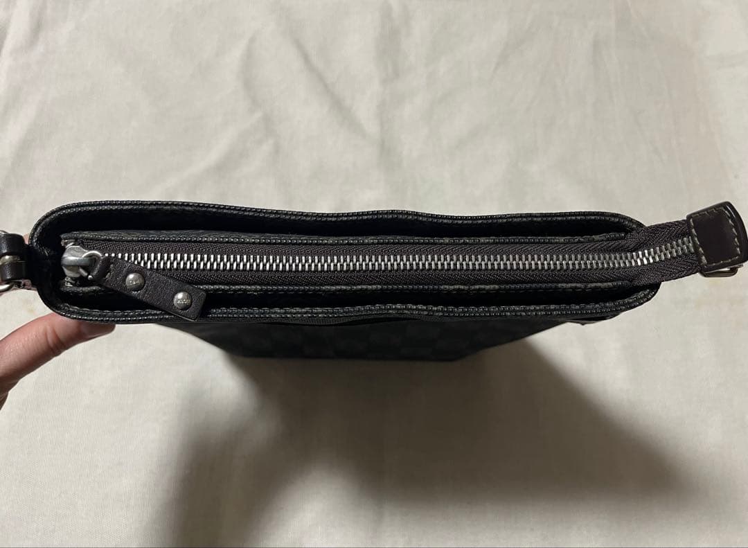 美品 ロエベ ポケッツ アナグラム 斜め掛けショルダーバッグ レザー・PVC