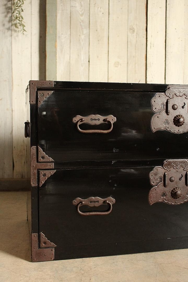 綺麗な時代庄内箪笥　抽斗2段