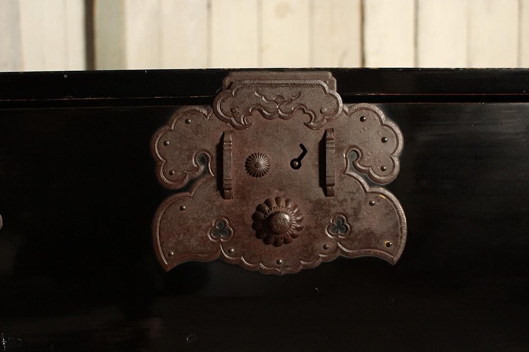 綺麗な時代庄内箪笥　抽斗2段