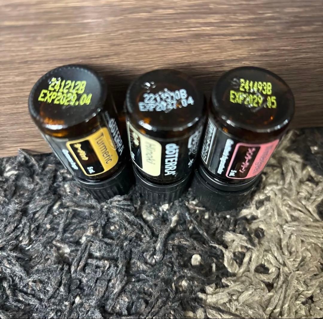 ドテラ　doTERRA 未開封９本セット