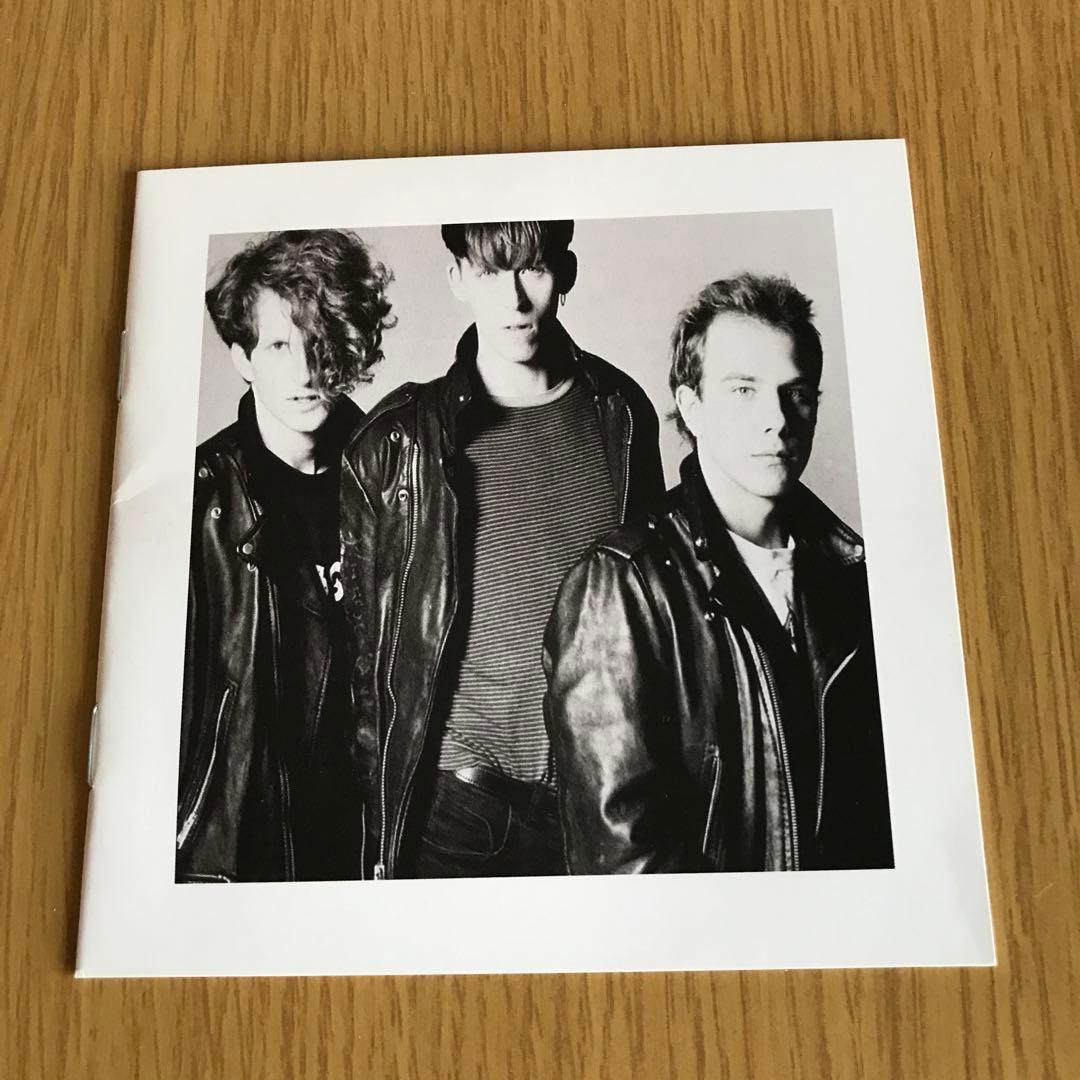 マテリアル・イシュ－　International Pop Overthrow