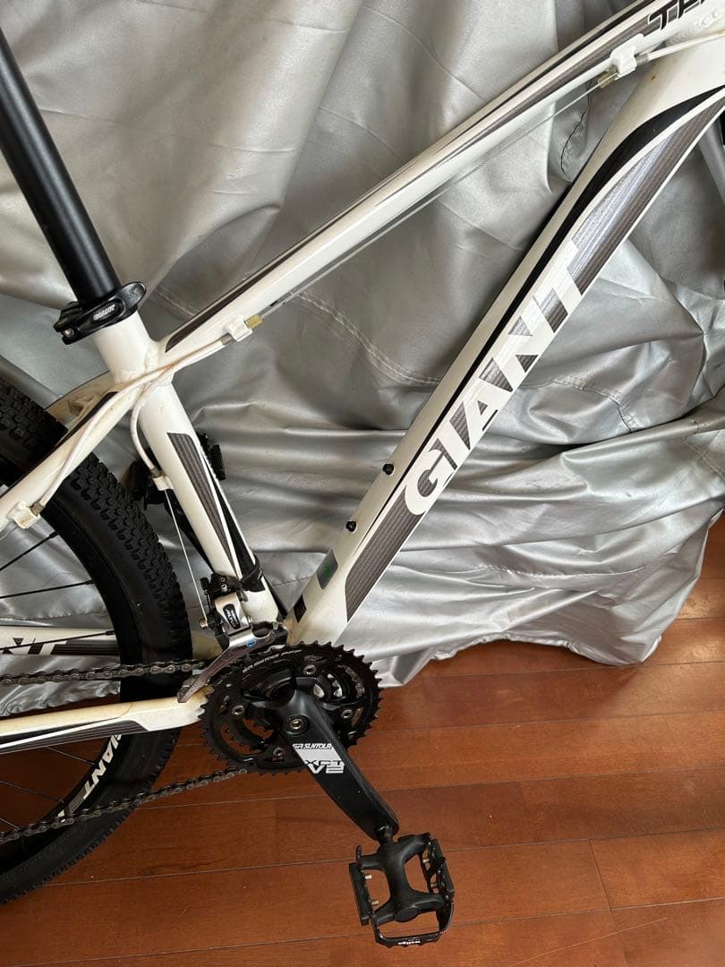 引取限定　Giant マウンテンバイク 29インチ ホワイト