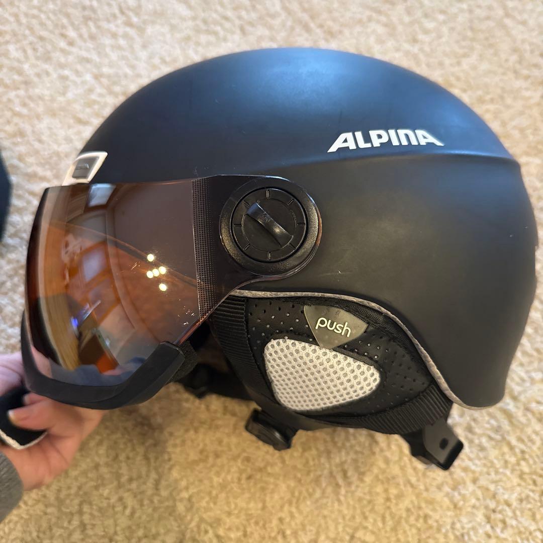 ALPINA バイザー付き　黒 スキー ヘルメット