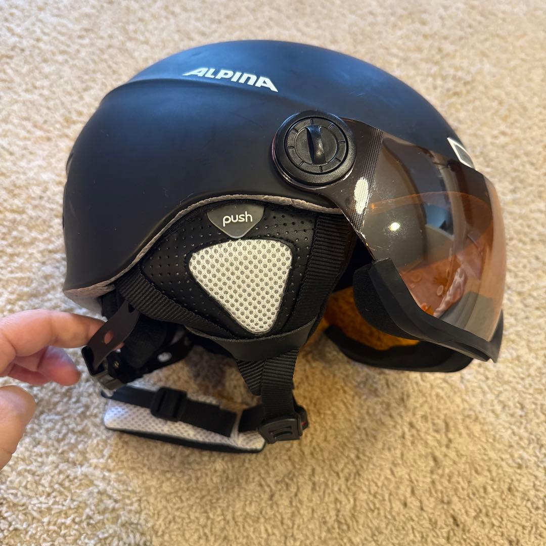ALPINA バイザー付き　黒 スキー ヘルメット