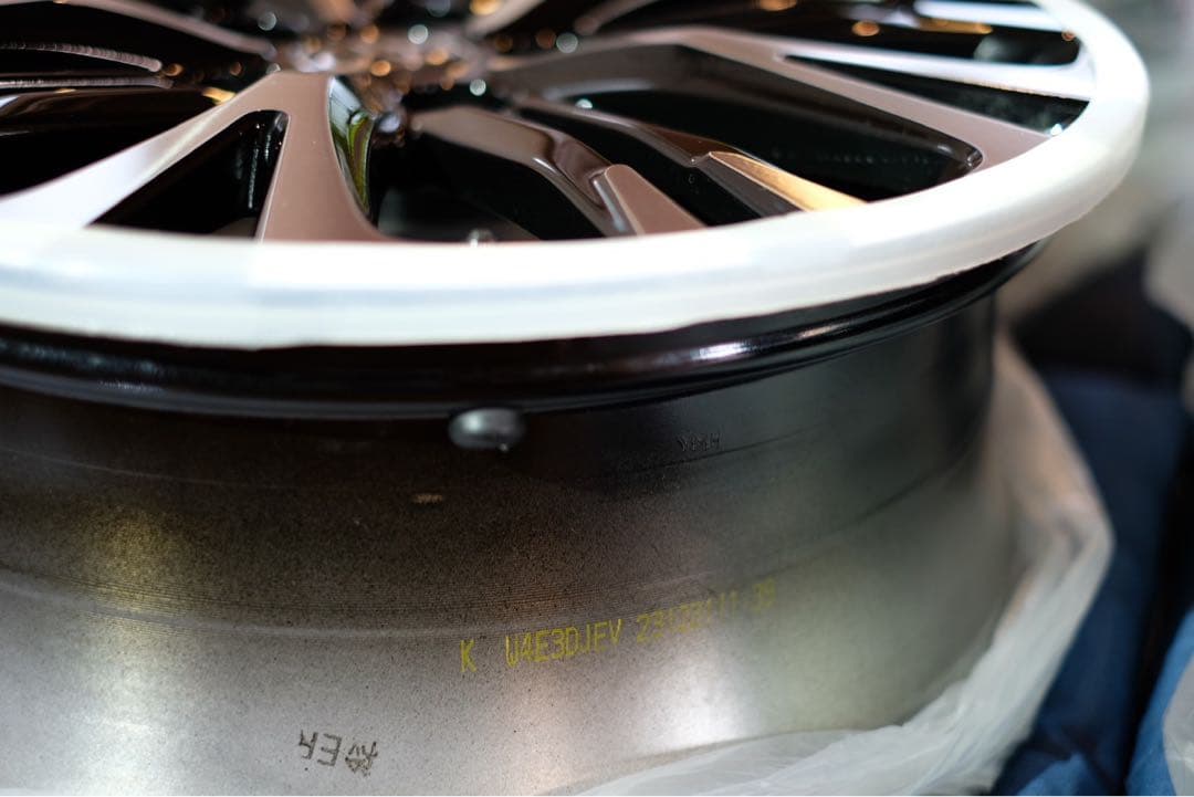 ヤリスクロス純正ホイール18インチ新車外し送料込　18×7J 美品4本セット