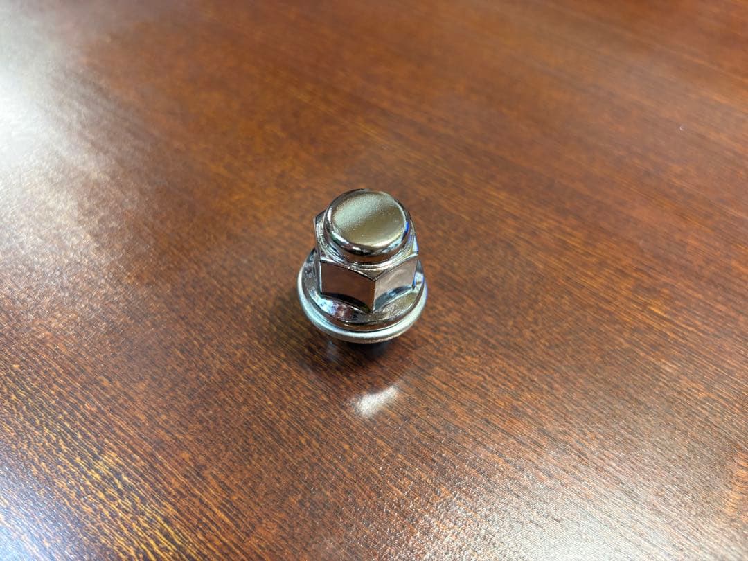 ヤリスクロス純正ホイール18インチ新車外し送料込　18×7J 美品4本セット