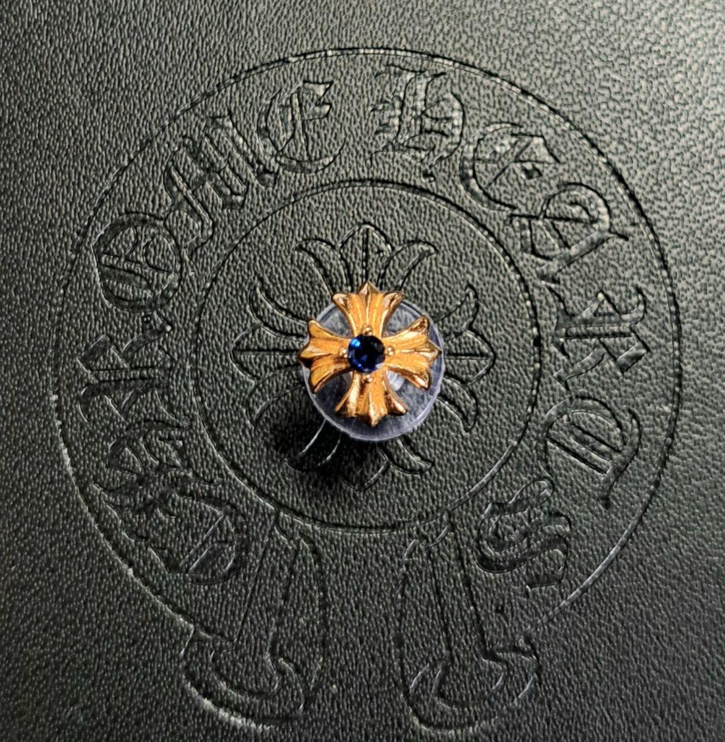 CHROME HEARTS CHプラス スタッド ピアス 22K サファイア1ｐ