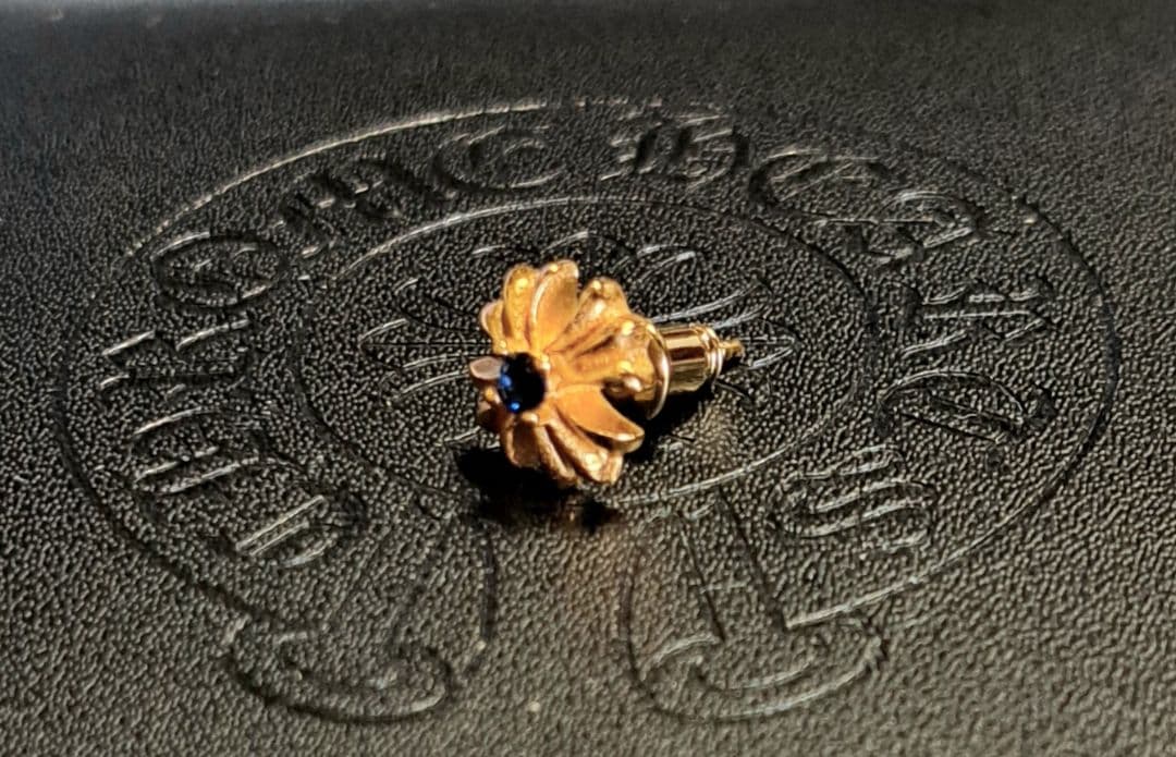 CHROME HEARTS CHプラス スタッド ピアス 22K サファイア1ｐ