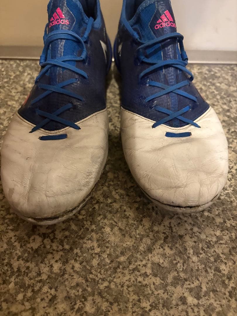 サッカースパイク フットサルシューズ