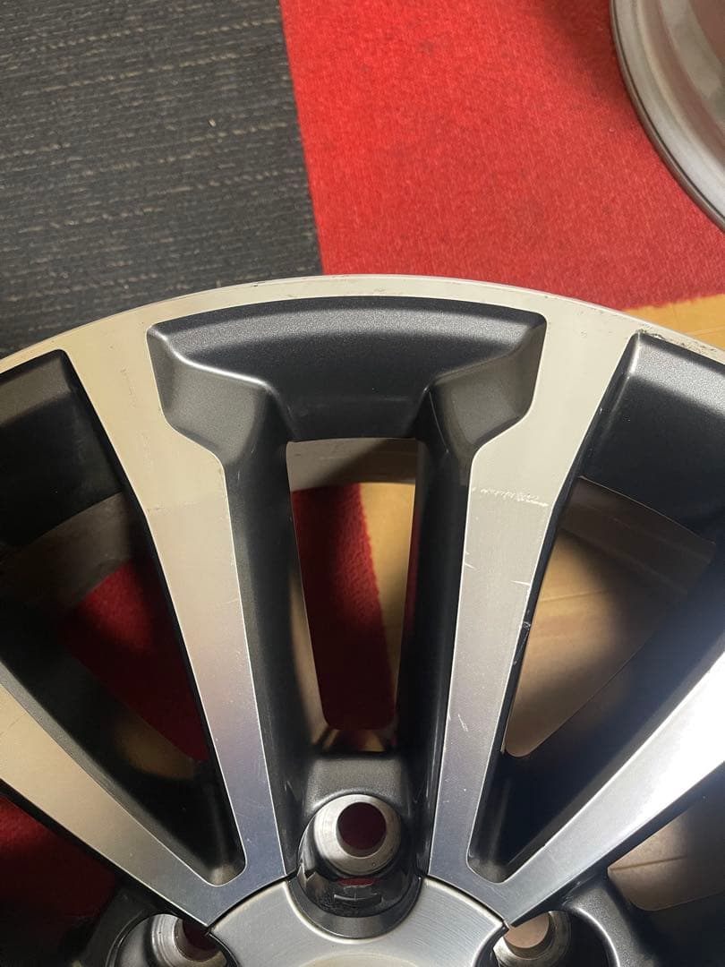 TOYOTA 150ランドクルーザープラド 純正ホイール19インチ．