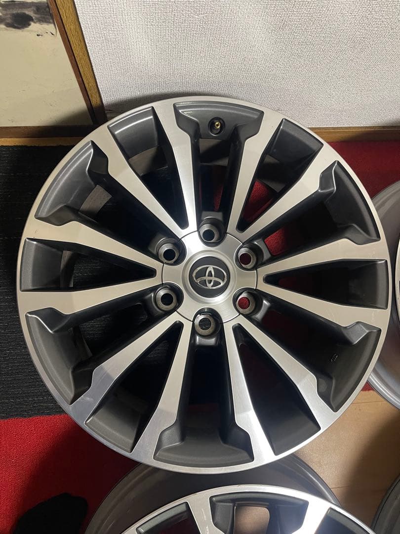 TOYOTA 150ランドクルーザープラド 純正ホイール19インチ．