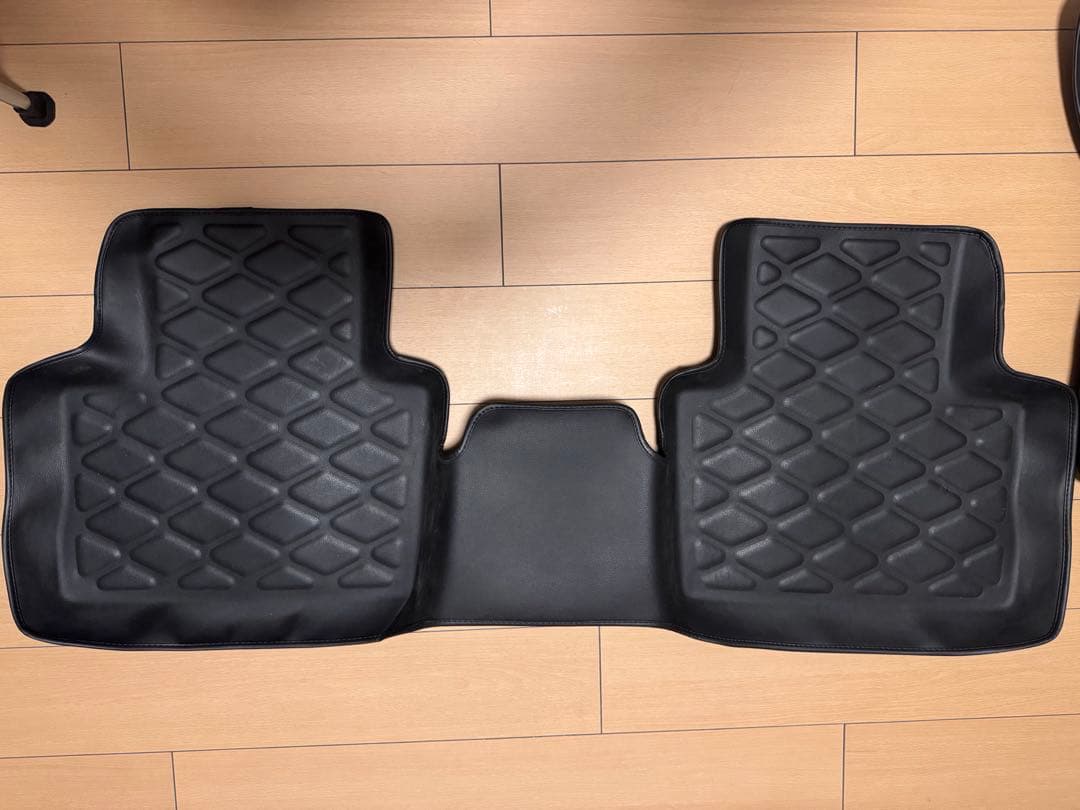 トヨタ　80ハリアー 純正３Ｄレザー調フロアマット