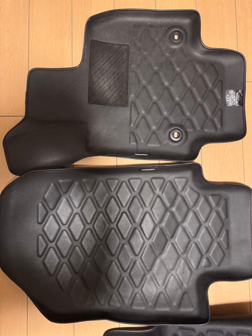 トヨタ　80ハリアー 純正３Ｄレザー調フロアマット