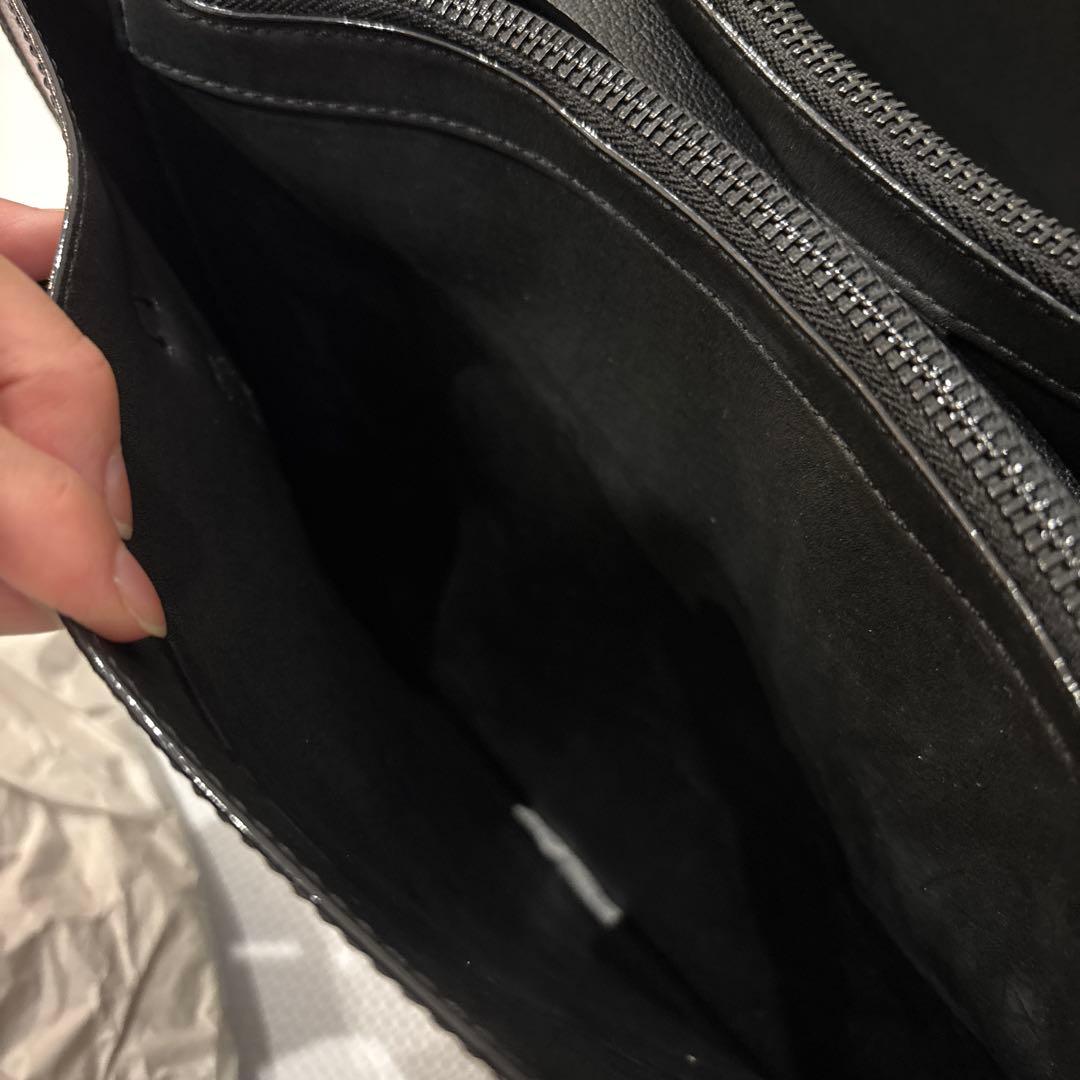 CHARLES&KEITH美品ブラックレザートートバッグ