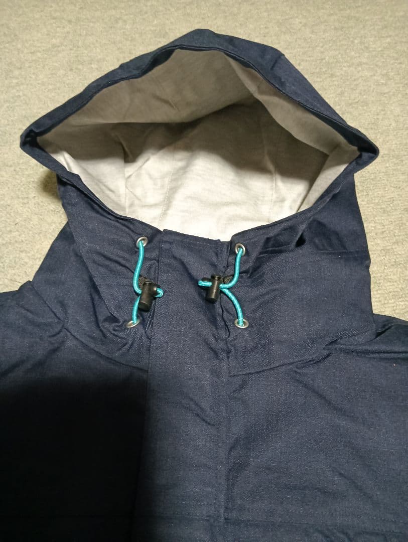 新品タグ付　スキーウェア上下セットＭサイズ