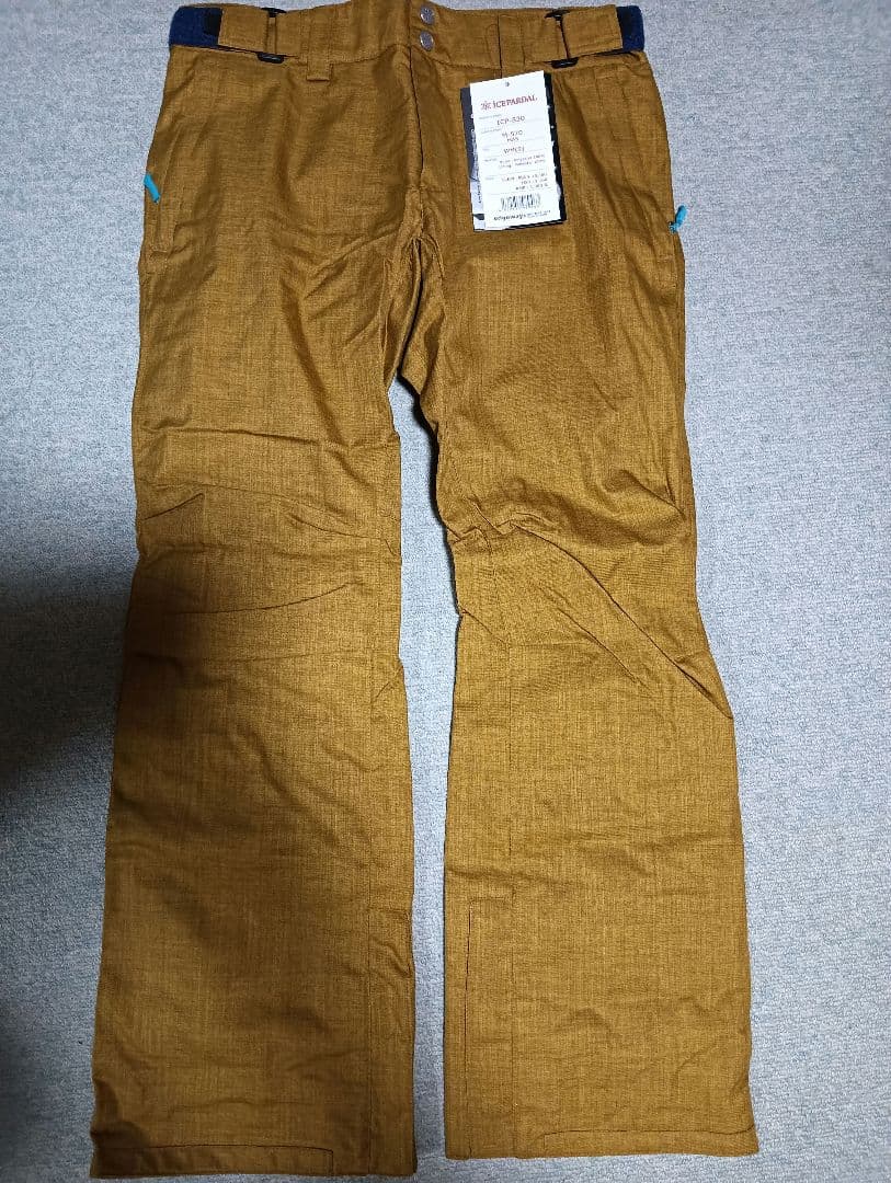 新品タグ付　スキーウェア上下セットＭサイズ